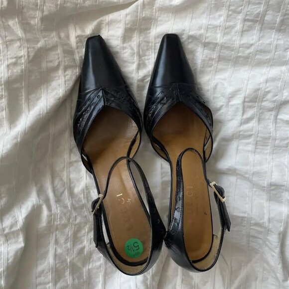 Gucci Leather Lasercut Accents D'Orsay Pumps - Picture 2 of 5